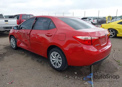 2017 Toyota Corolla Le z USA, uszkodzony, nr VIN 5YFBURHEXHP569425